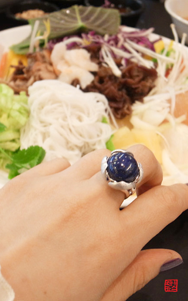 나스첸카 [나스첸카] 흰색 무지 면T 에도 세련되게 _ 청금석 반지 라피즈 라줄리 반지