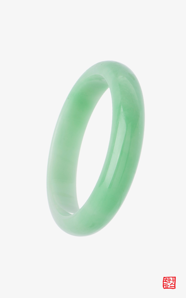 [나스첸카] 55  mm  작은 사이즈  예쁜 피부 _ 비취 통팔찌