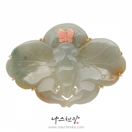 Butterfly jade brooch