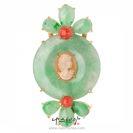 Jade brooch No. 3