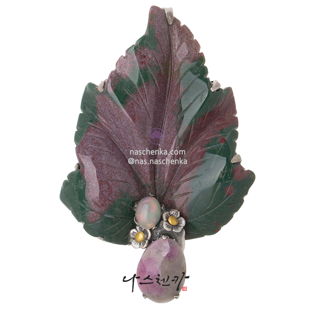 Gemstone brooch