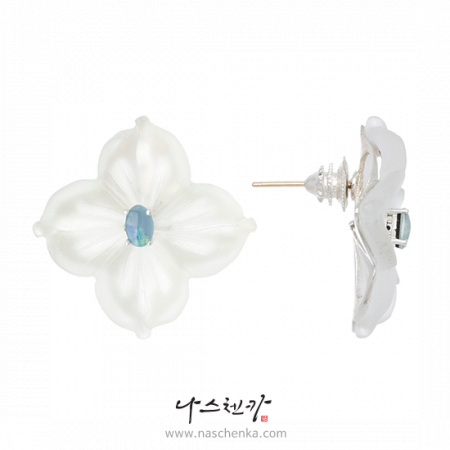 Flower earrings