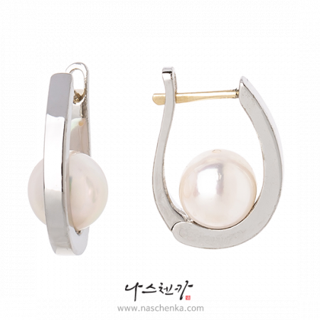 Pearl earrings