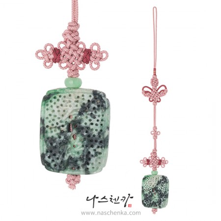 Jade norigae pendant