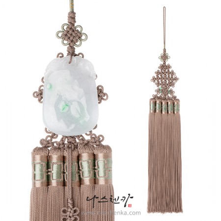 Jade norigae pendant