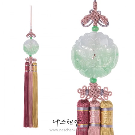 Jade norigae pendant