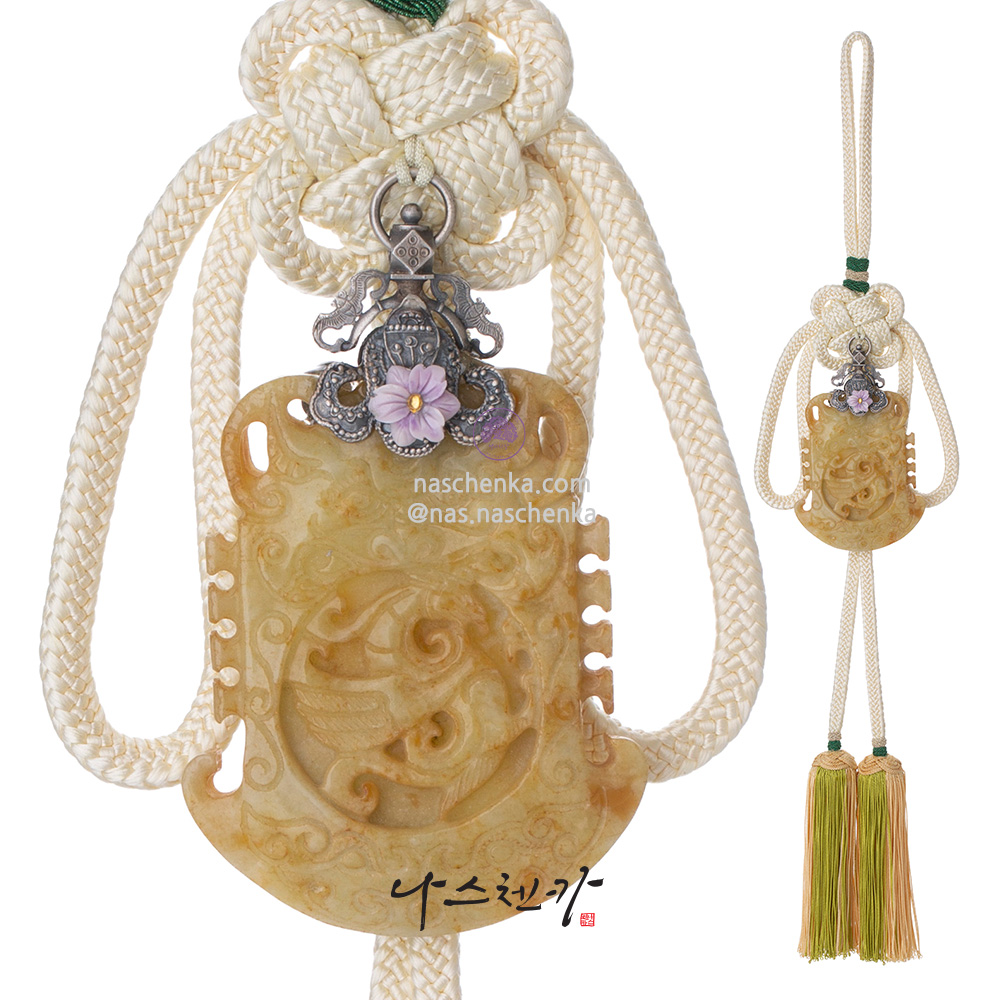 Norigae pendant