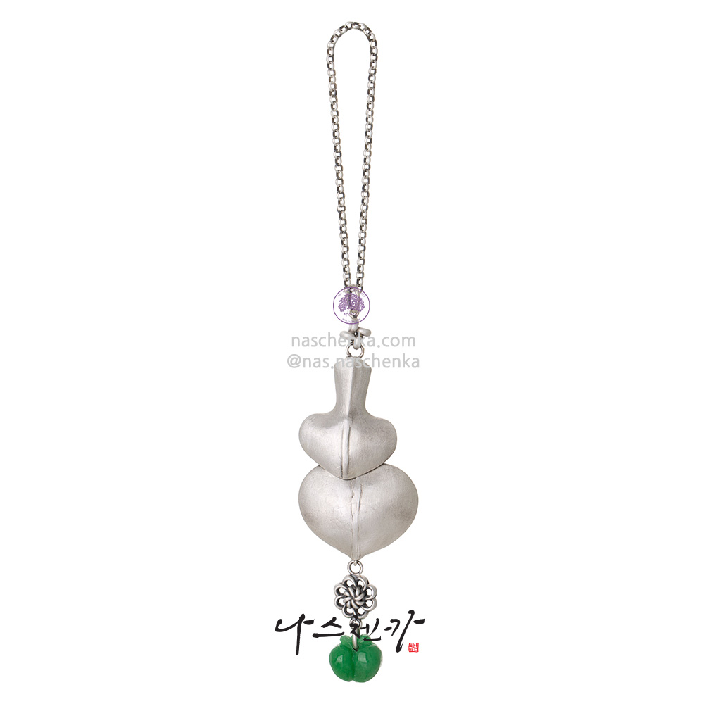 Norigae pendant