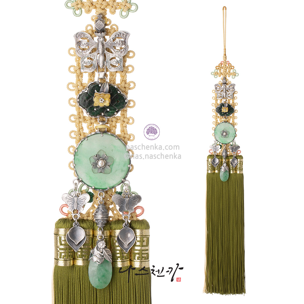 Jade norigae pendant