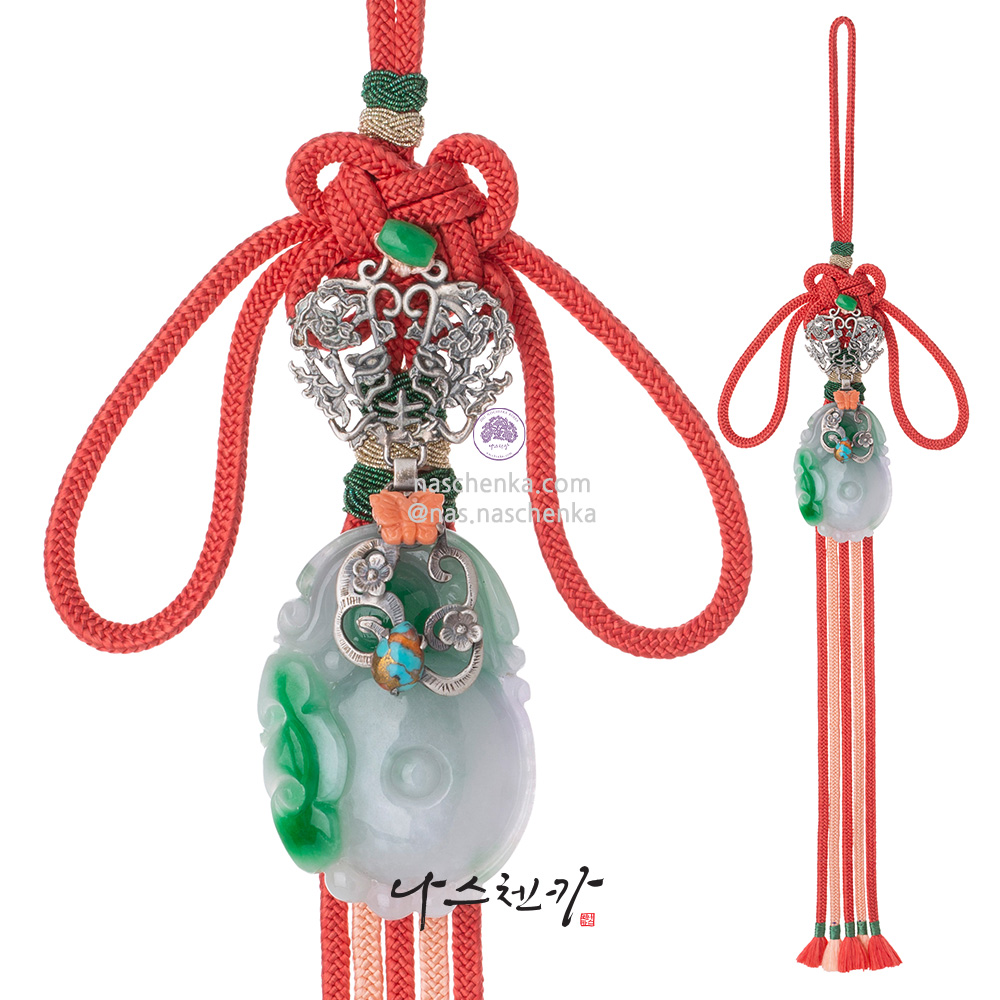 Jade coral norigae pendant