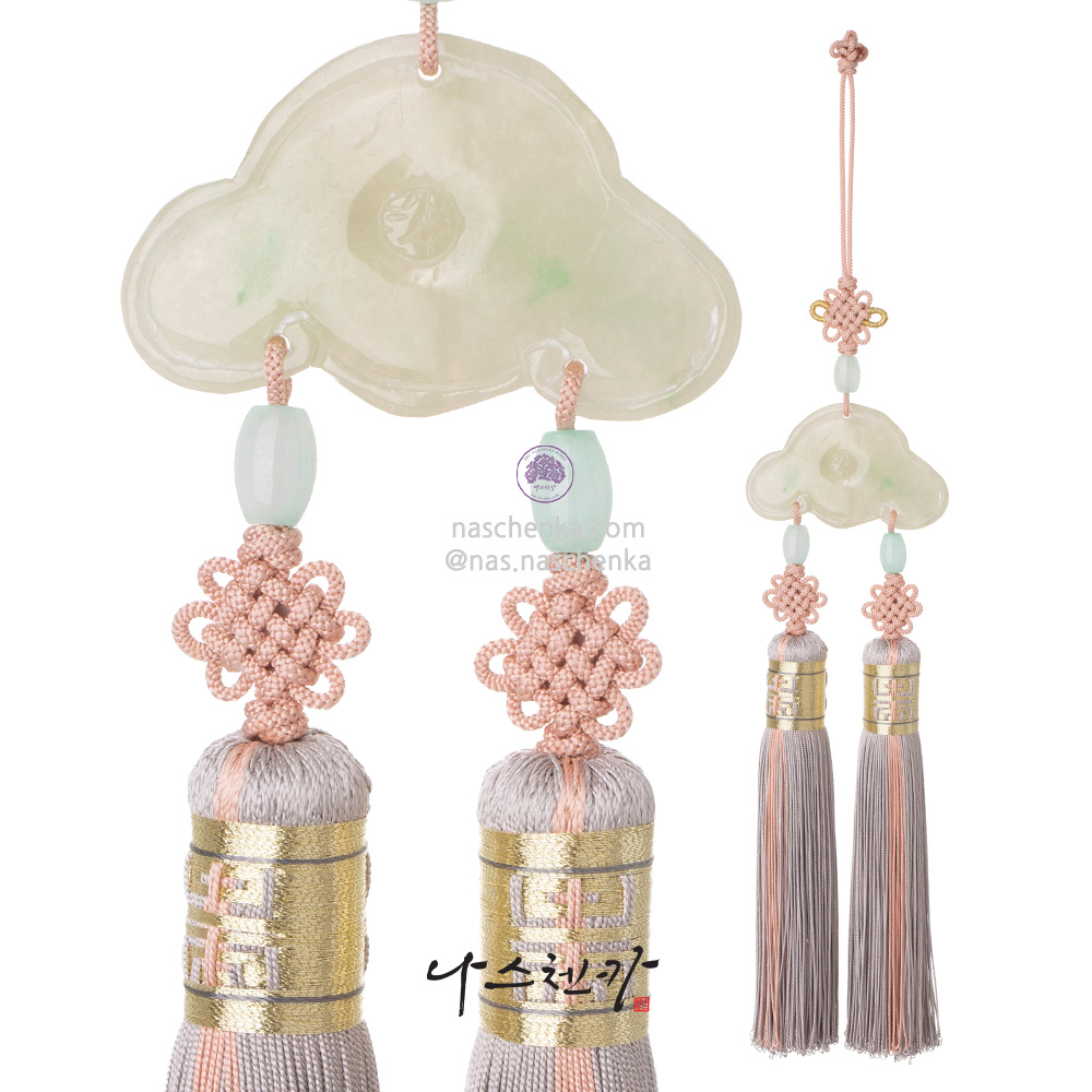 Jade norigae pendant