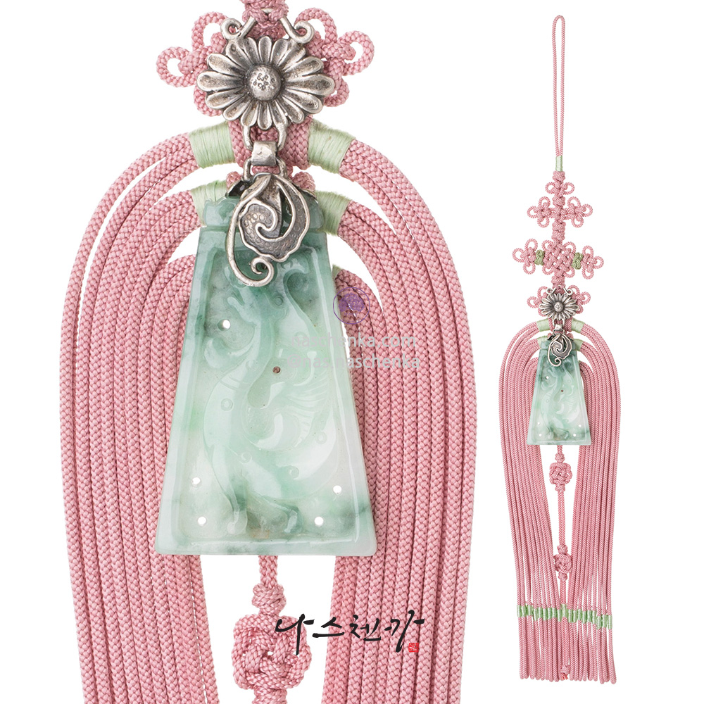 Norigae pendant