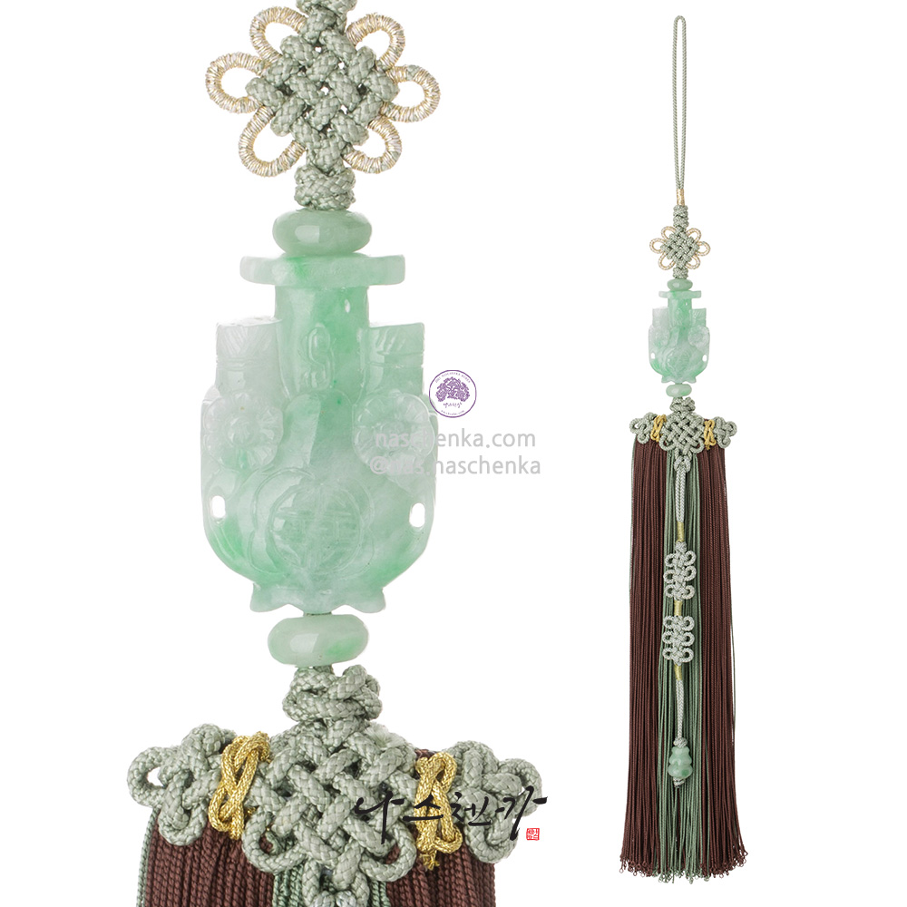 Jade norigae pendant