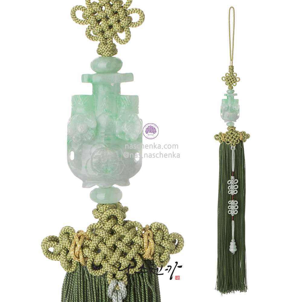 Jade norigae pendant