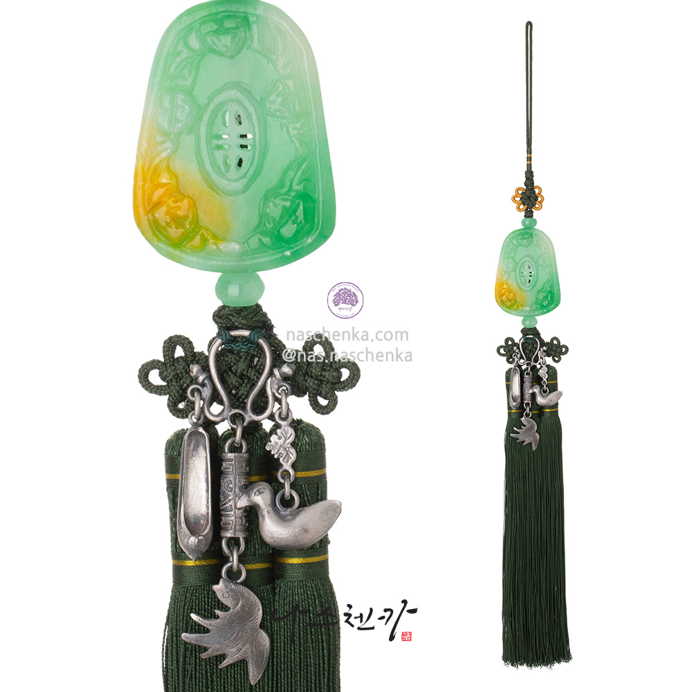 Jade norigae pendant