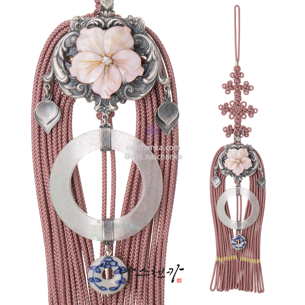 Jade norigae pendant