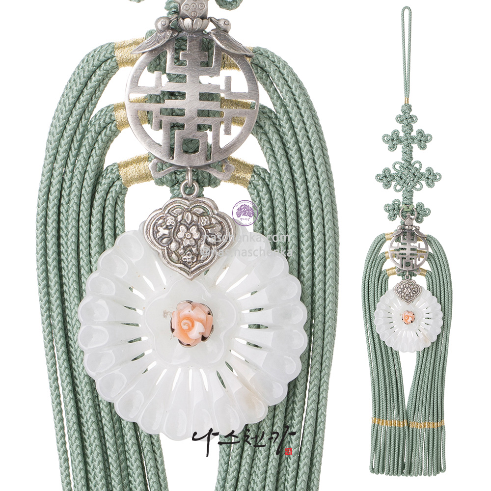 Jade norigae pendant