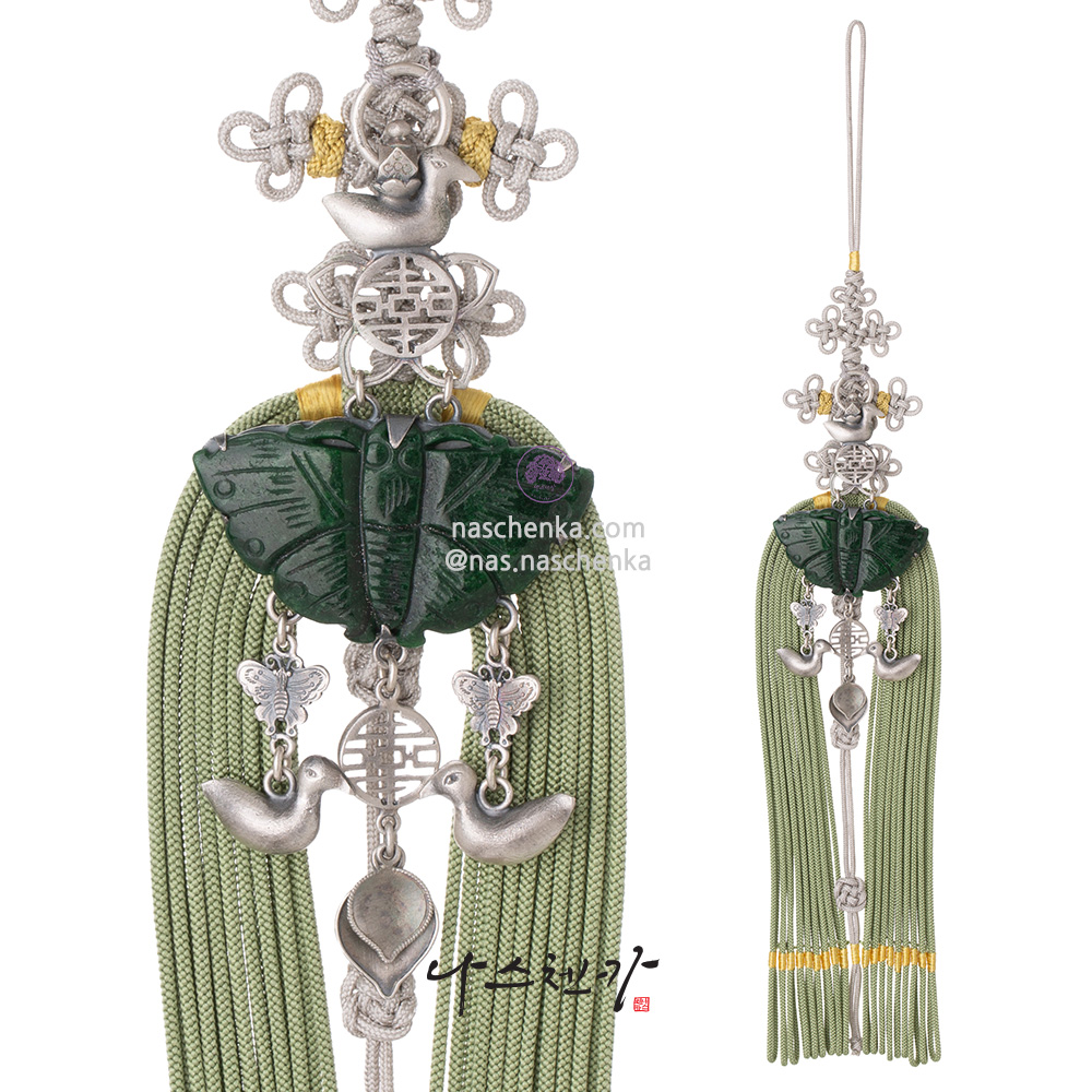 Norigae pendant