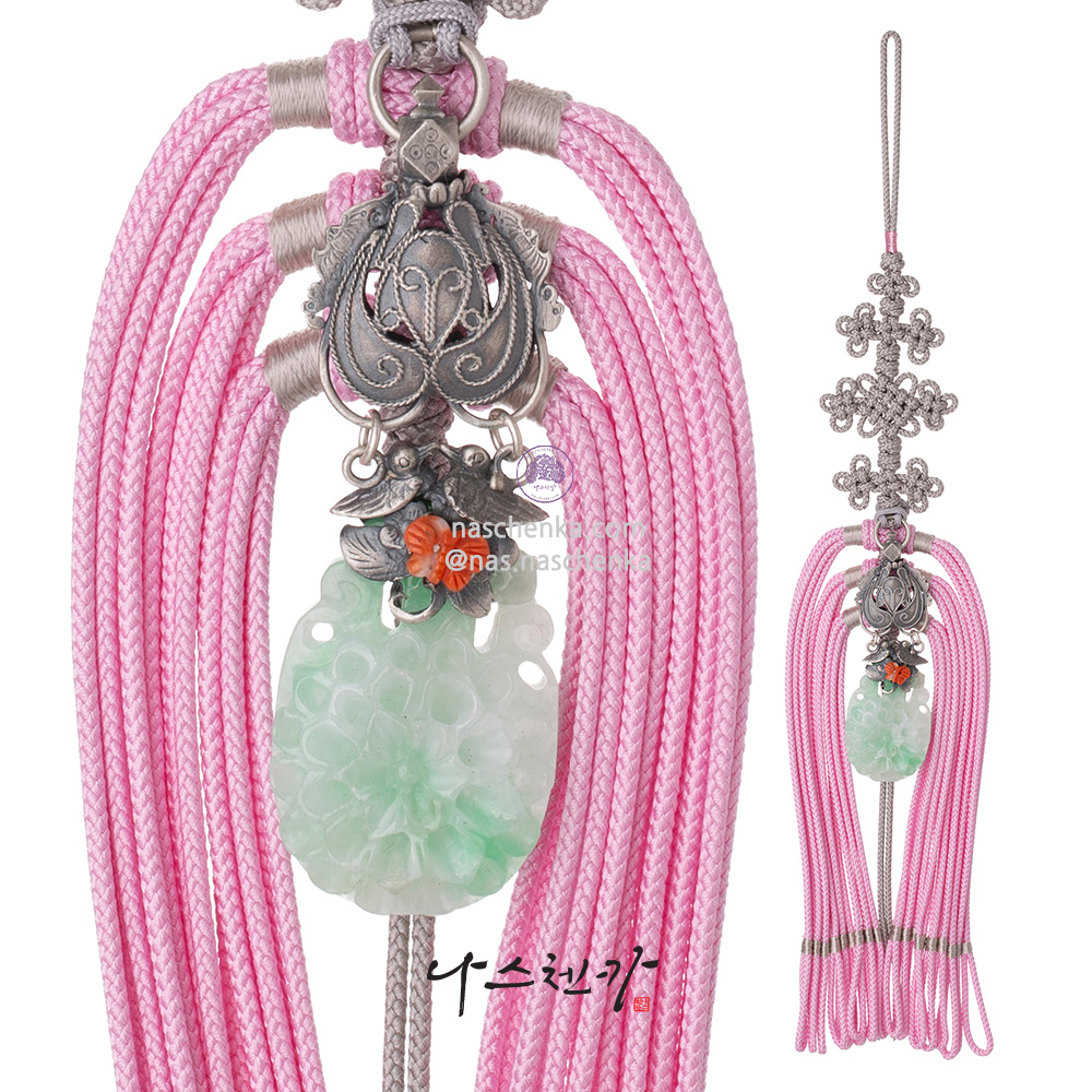 Norigae pendant