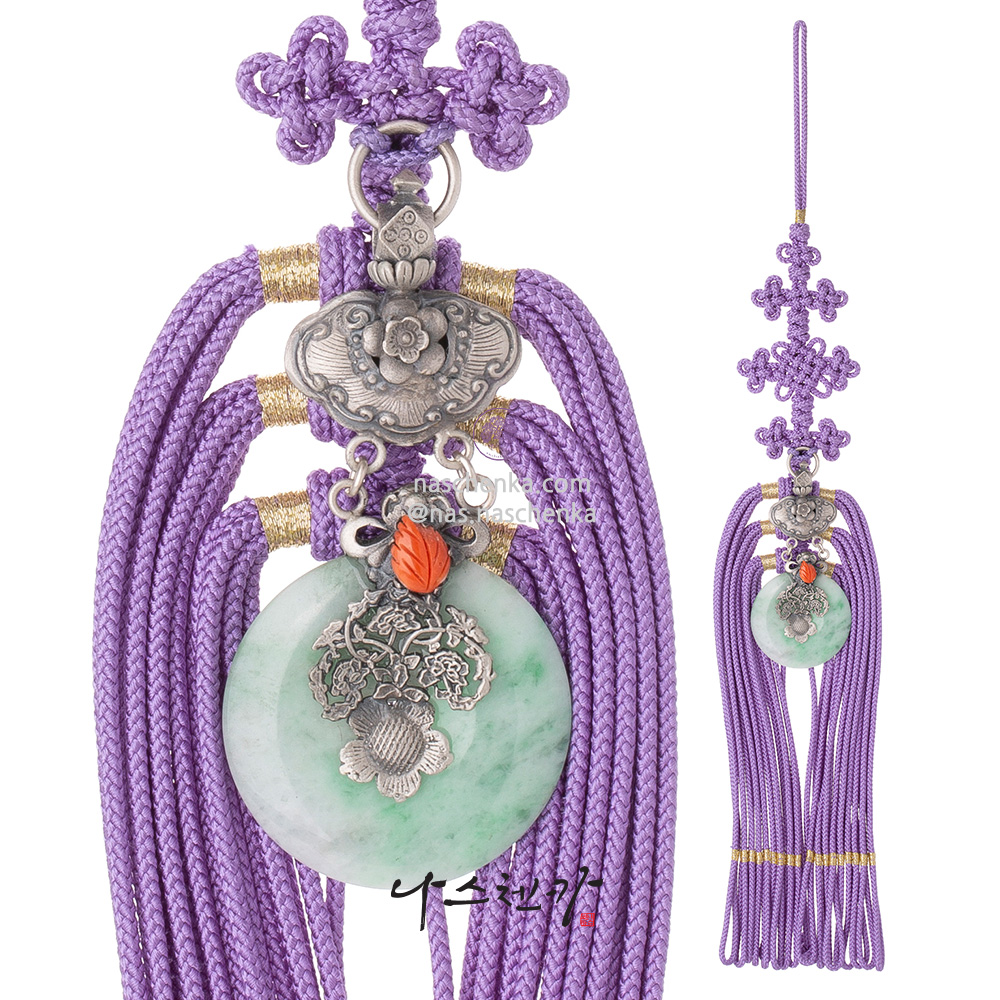 Jade coral norigae pendant
