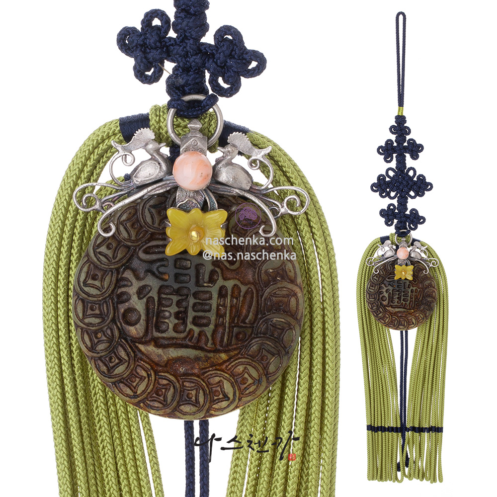 Norigae pendant