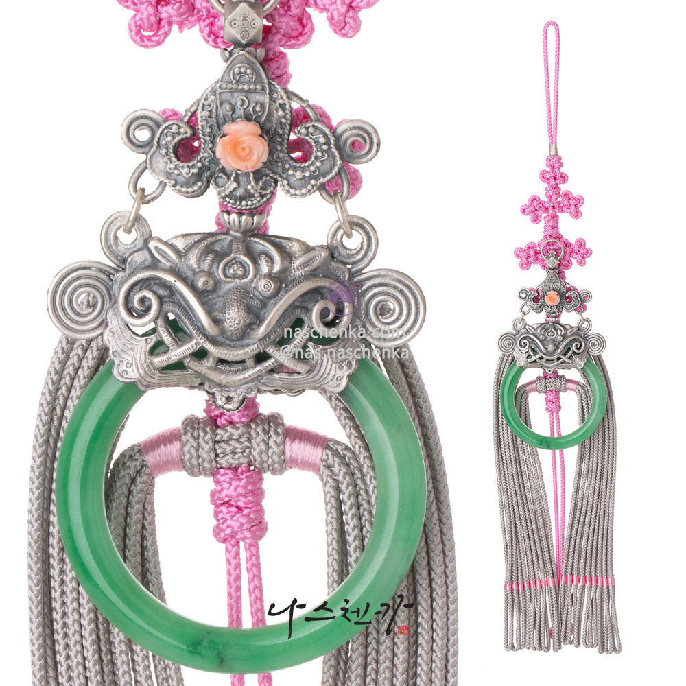 Norigae pendant