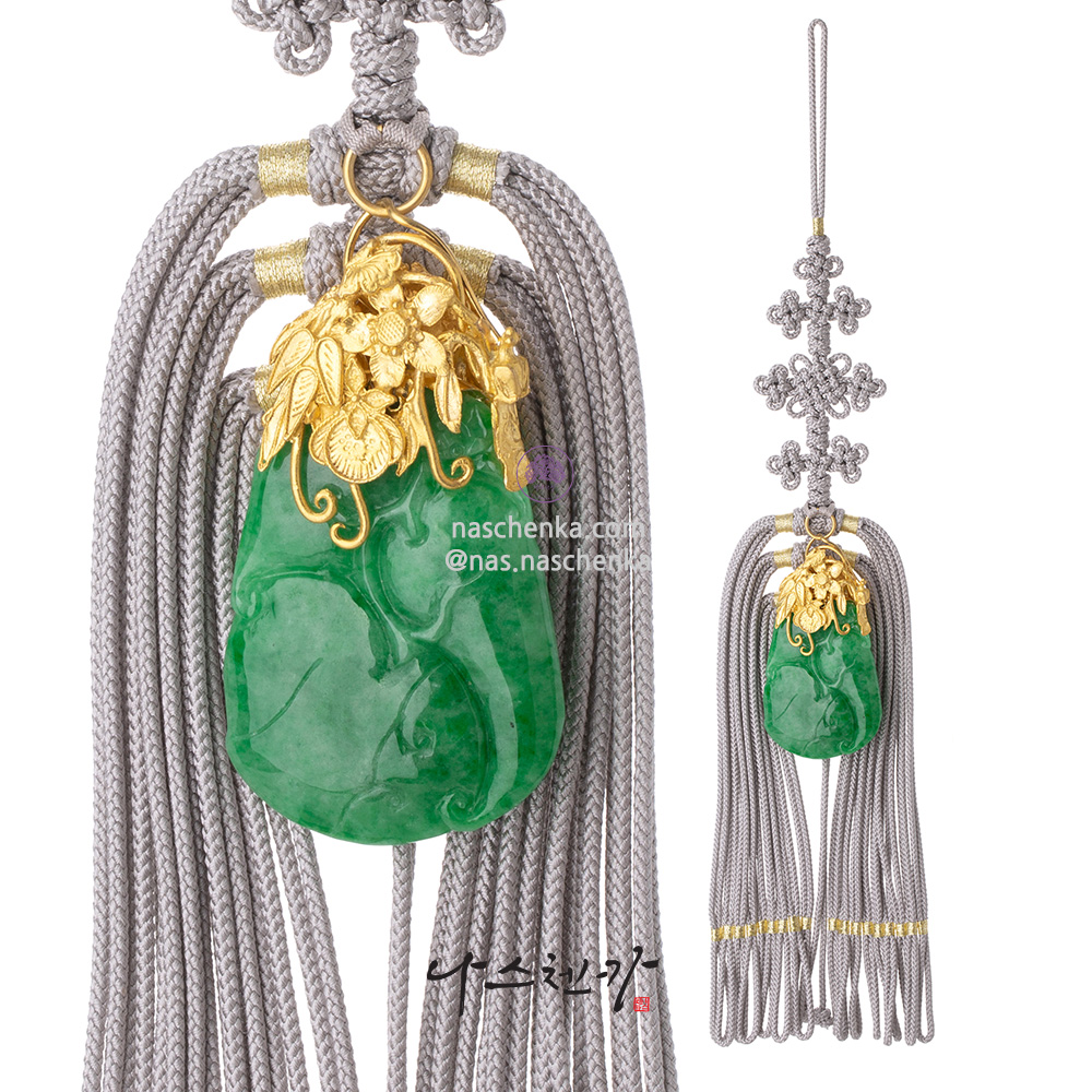 Gold-plated norigae pendant