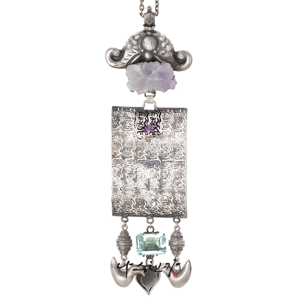Norigae pendant