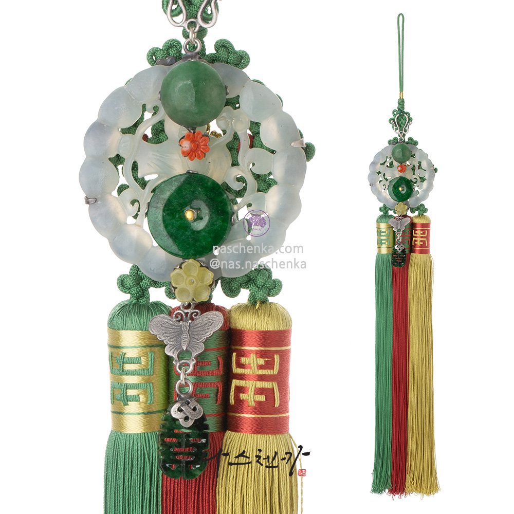Jade coral norigae pendant