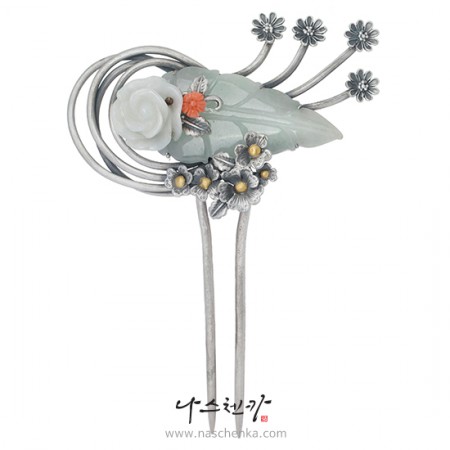 Jade binyeo hairpin