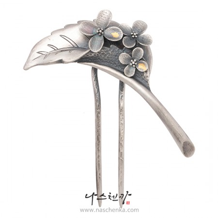 Silver dwikkoji hair ornament