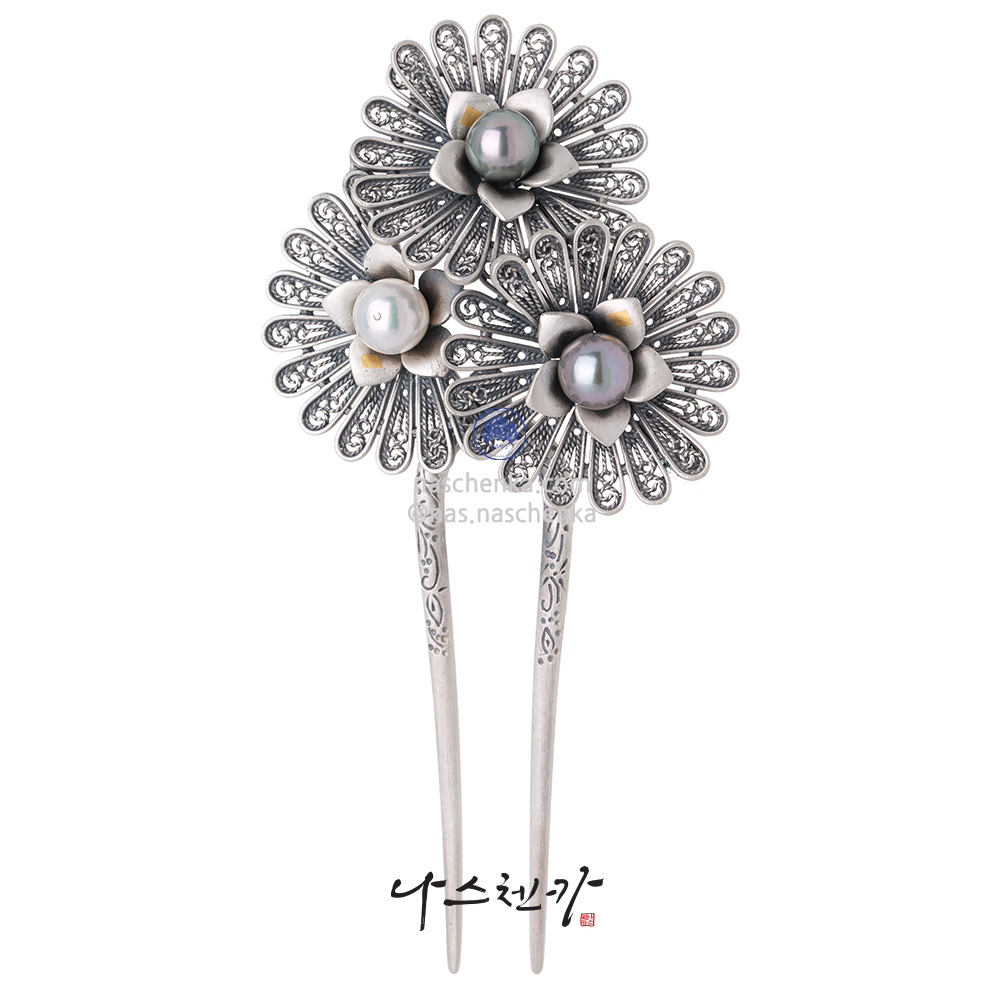 Silver dwikkoji hair ornament