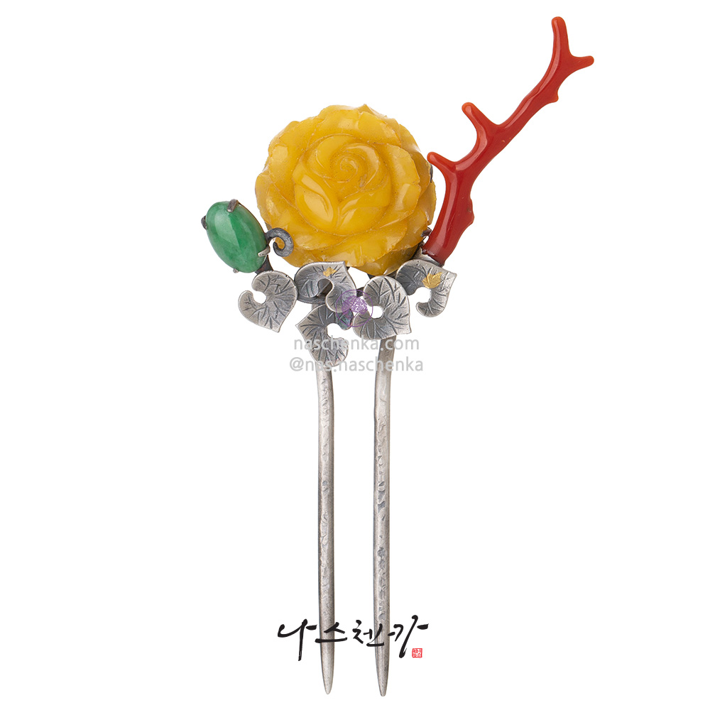 Amber coral ornament