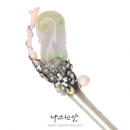 Jade binyeo hairpin