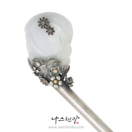 Jade binyeo hairpin