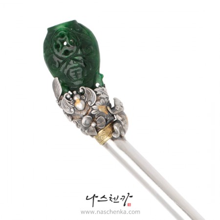 Jade binyeo hairpin