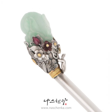Jade silver binyeo hairpin (Jade Binyeo)