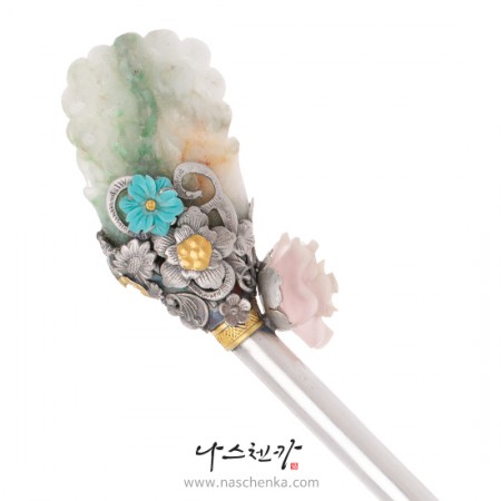 Jade binyeo hairpin