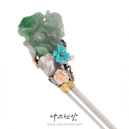 Jade binyeo hairpin